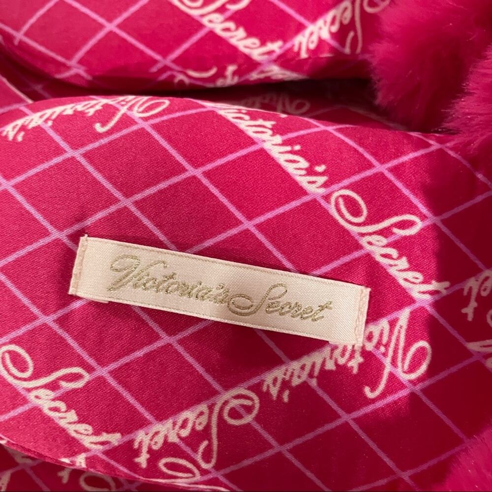 Victoria’s Secret Pink Diamond Outline Print Fuzzy Trim Slippers Size L‎ - Picture 2 of 4